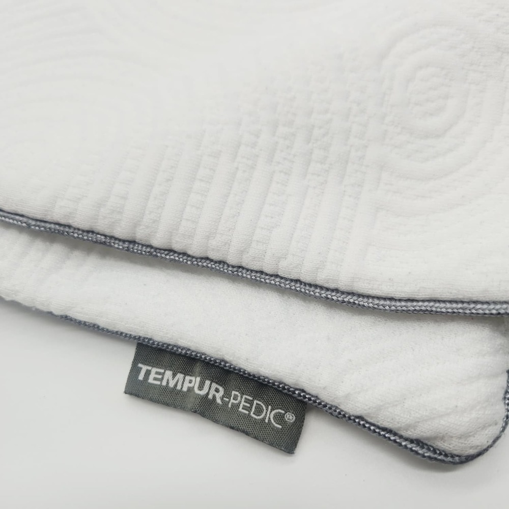 Tempur-Pedic TEMPUR-Protect Pillow Protector Queen 20x28.5 White Stain‎ Resist